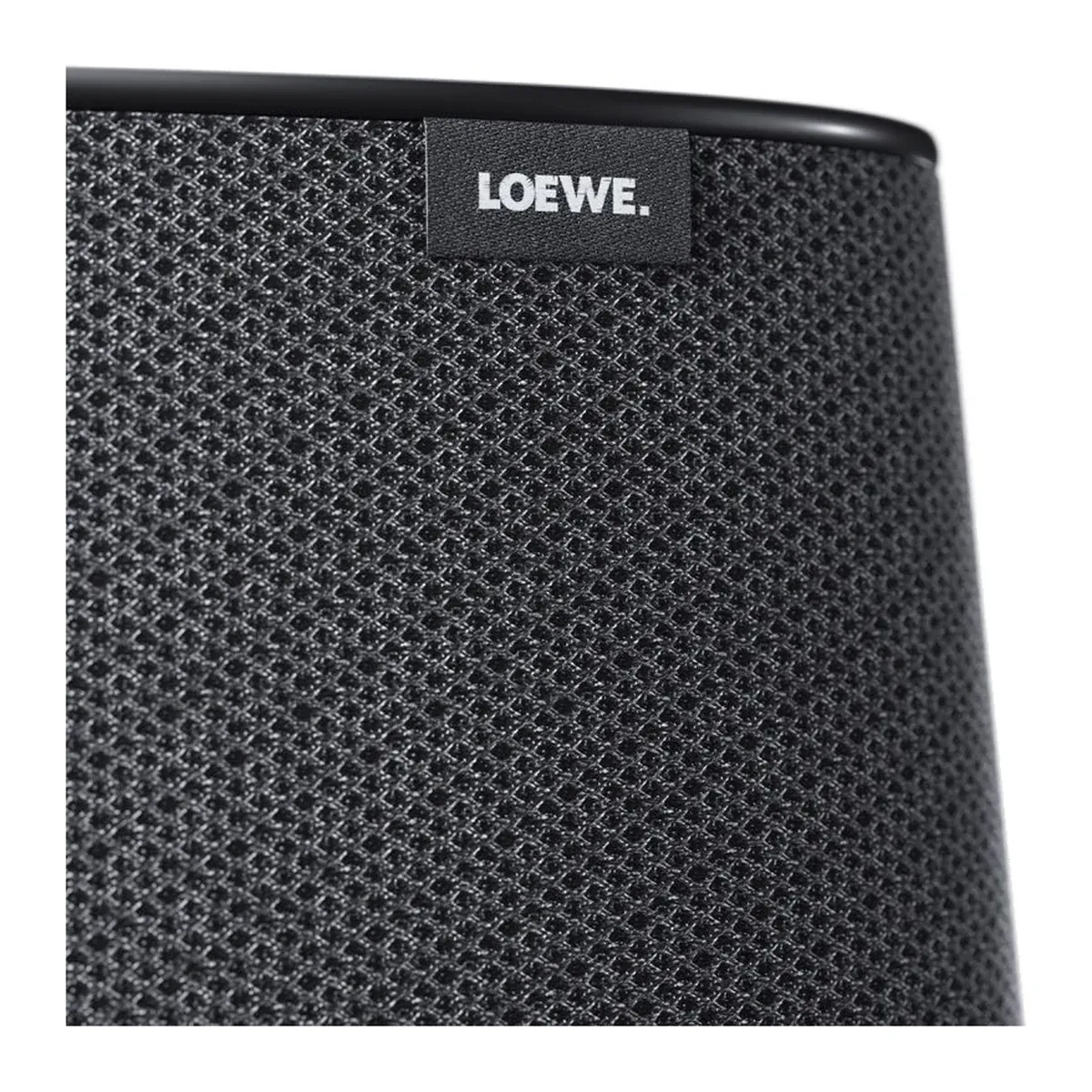 Loewe Schriftzug auf dem textilen Bezug des klang mr1