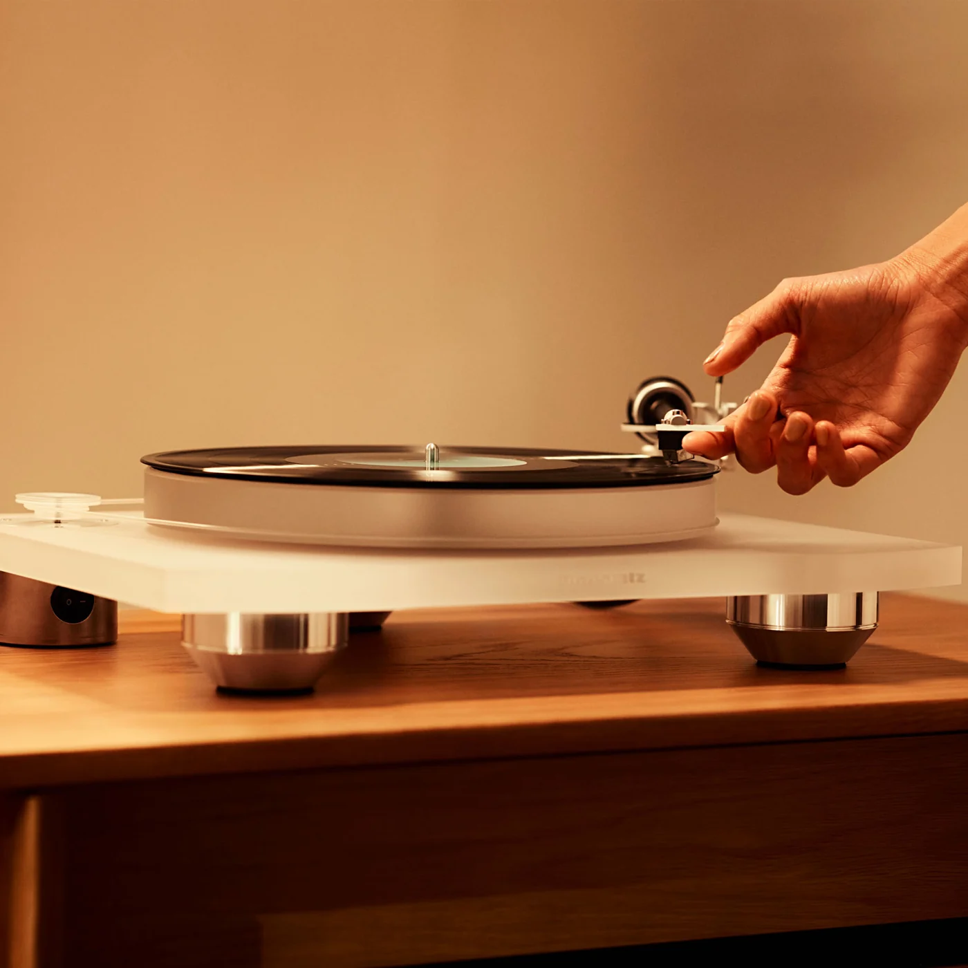 Marantz TT-15S1 in Transparent White