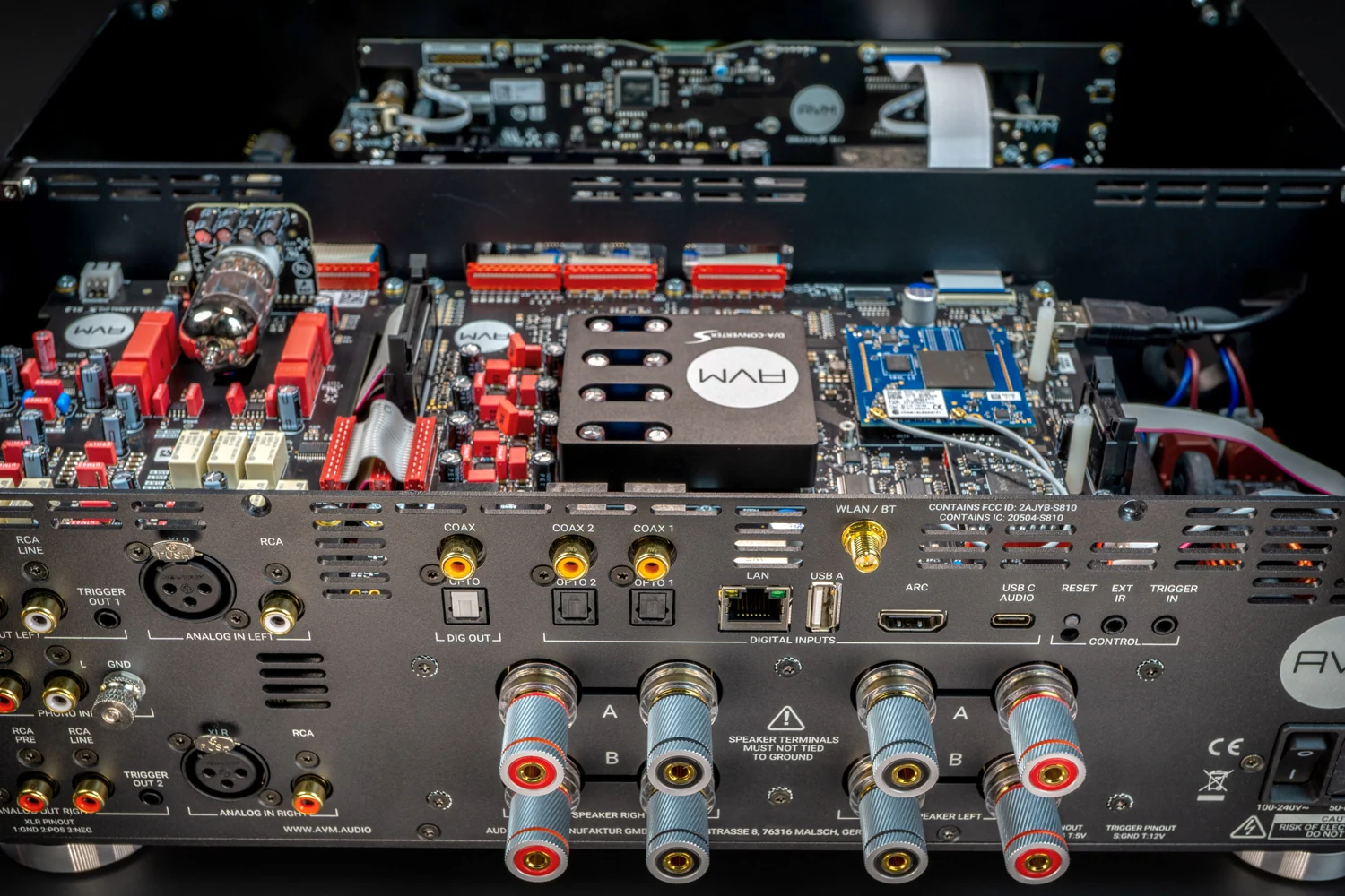 AVM CS 8.3 S, Blick auf den inneren Aufbau