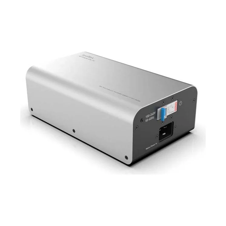 IsoTek V5 Syncro Uni 16 in Silber