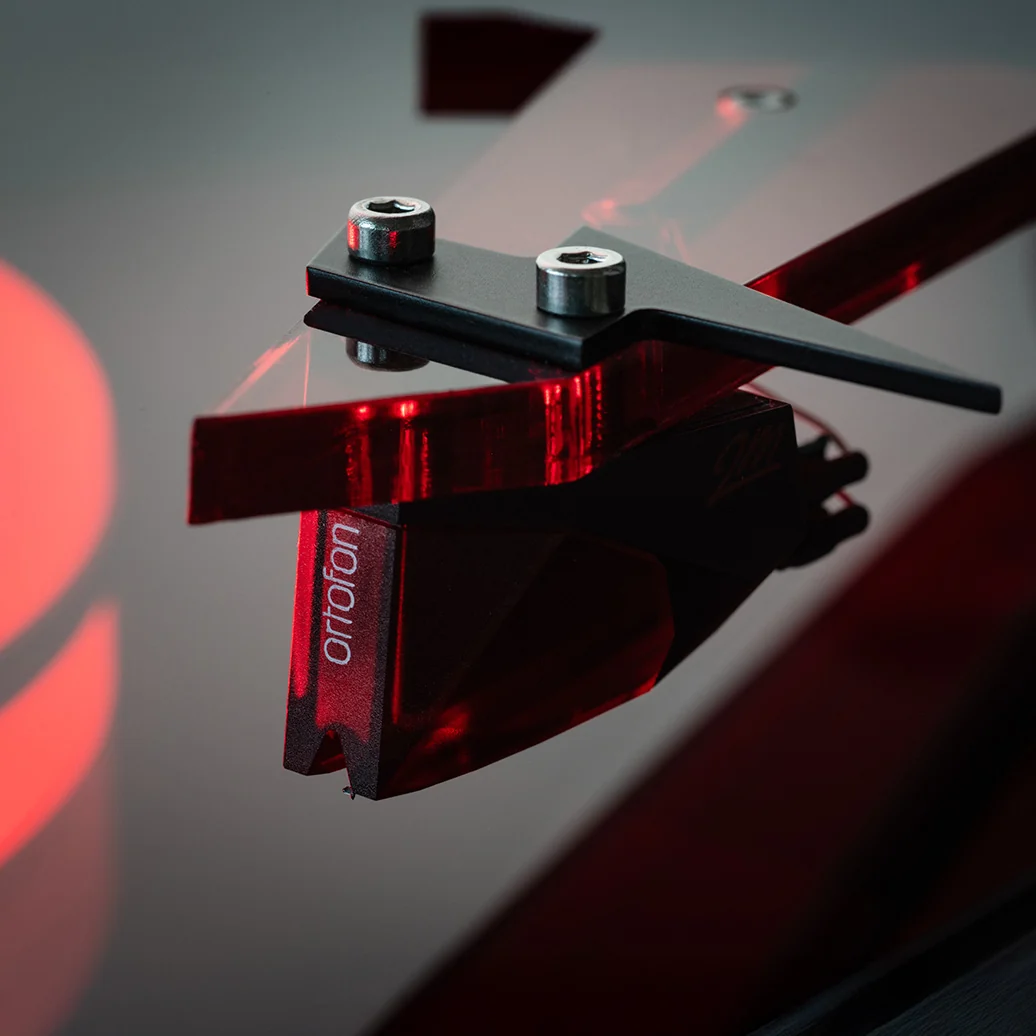 Pro-Ject AC/DC Turntable (Ortofon 2M Red) – Bild 4
