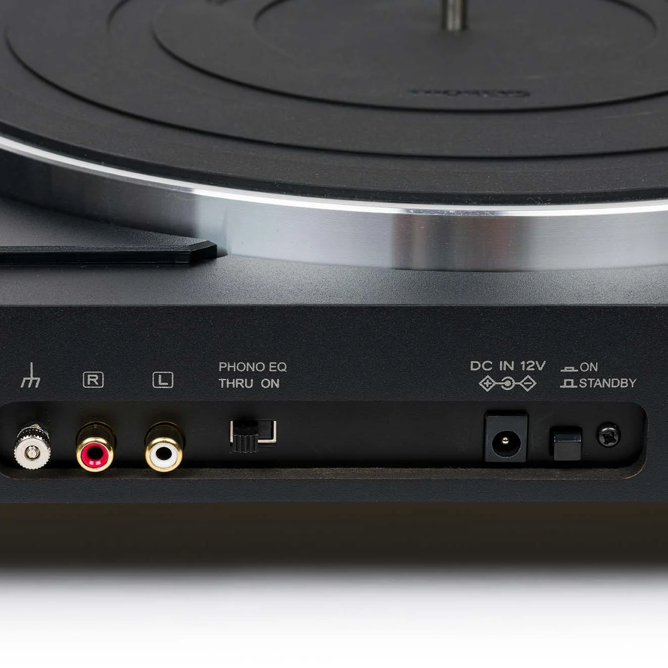 Thorens TD 101 A Anschlussfeld mit Cinch-Ausgang und umschaltbarer Phonovorstufe