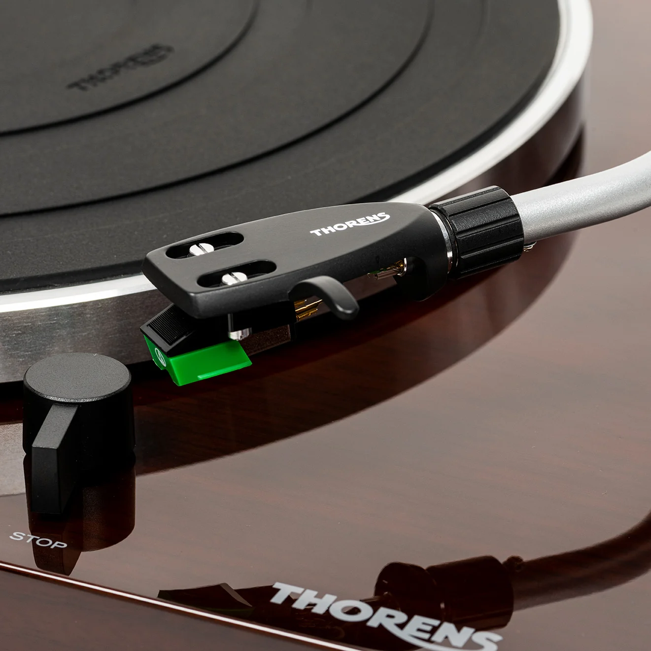 Thorens TD 204 Tonarm TP 120 mit SME-Headshell und Audio-Technica AT95E, Detailansicht