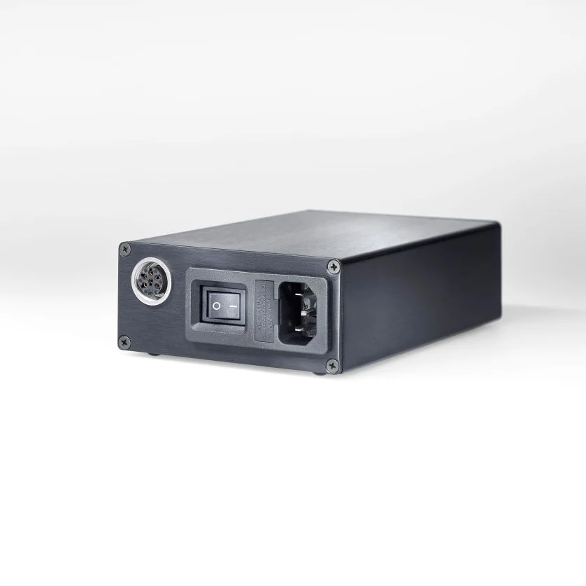 Transrotor Konstant Studio, Rückseite mit Netzschalter und Kaltgerätebuchse