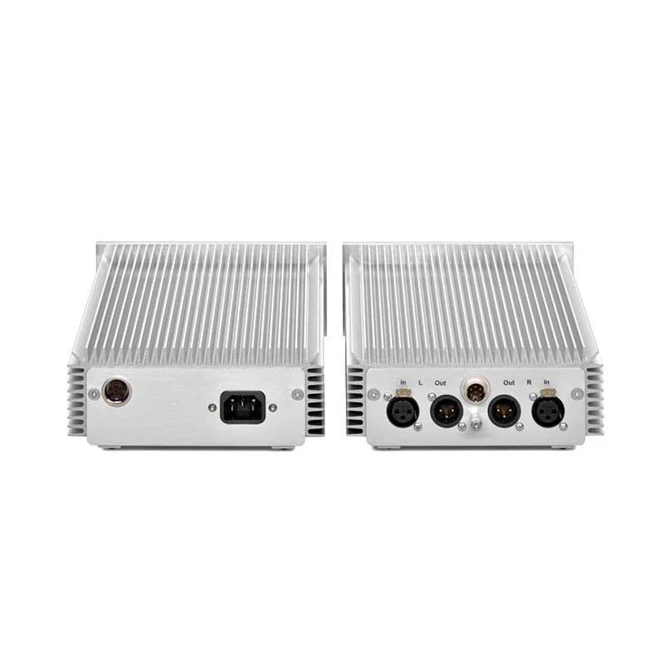 Transrotor Phono 8.2 MC sym, Vorder- und Rückseite mit XLR- und Cinch-Anschlüssen