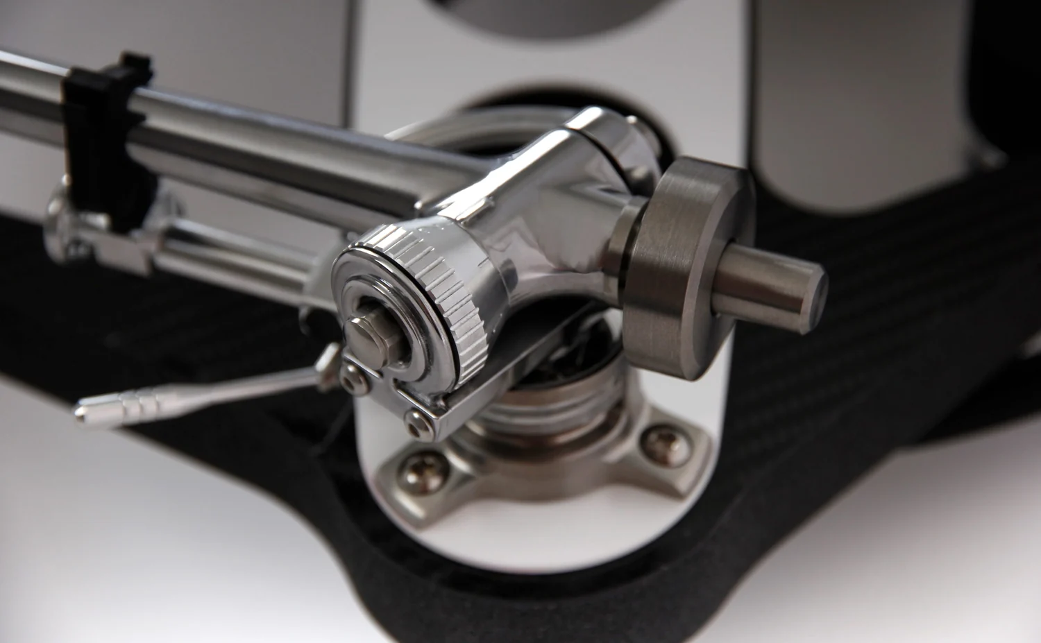 Rega RB Titanium