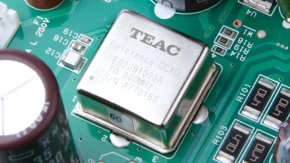 TEAC CG-10M-A, TEAC Reference OCXO im Detail