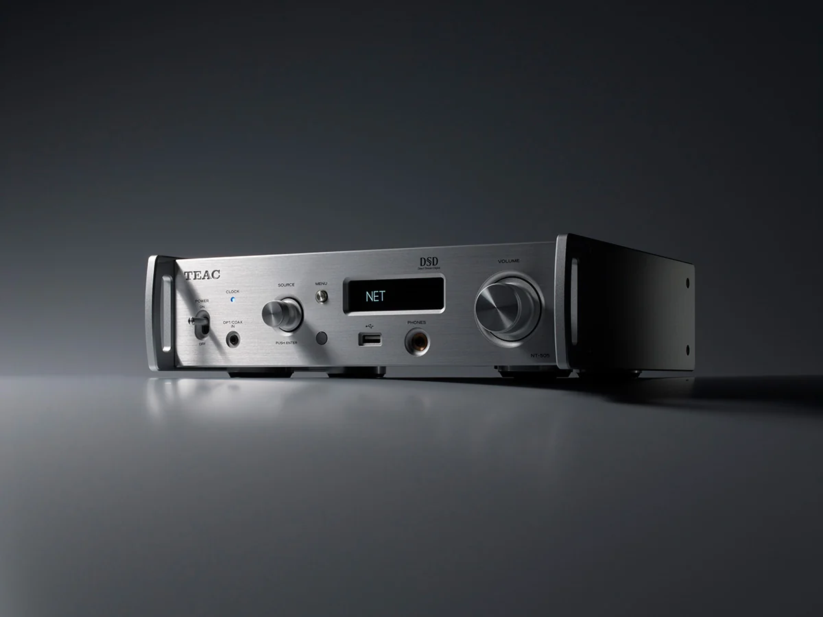 TEAC NT-505 Silber, Schrägansicht