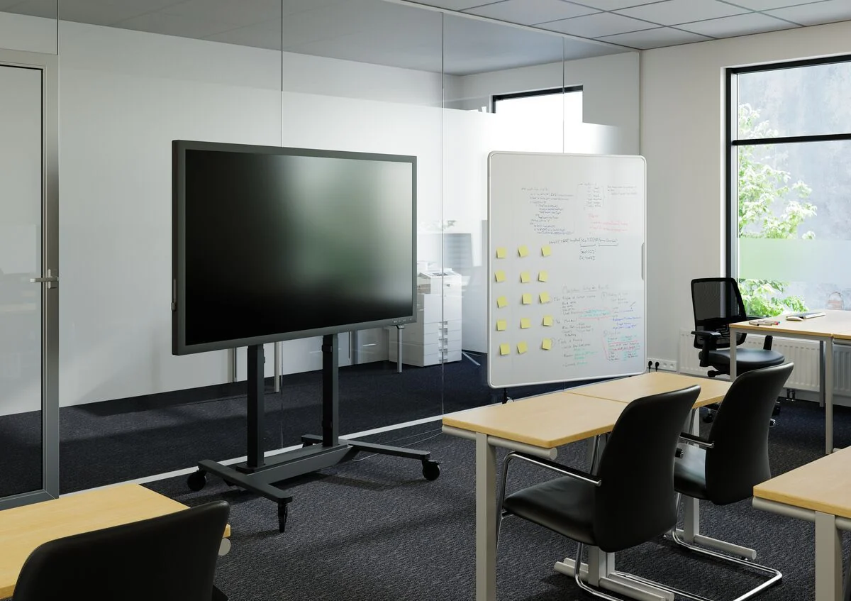 Vogel's RISE 4205 Rollwagen mit elektrischem Display-Lift, mit Bildschirm im Raum