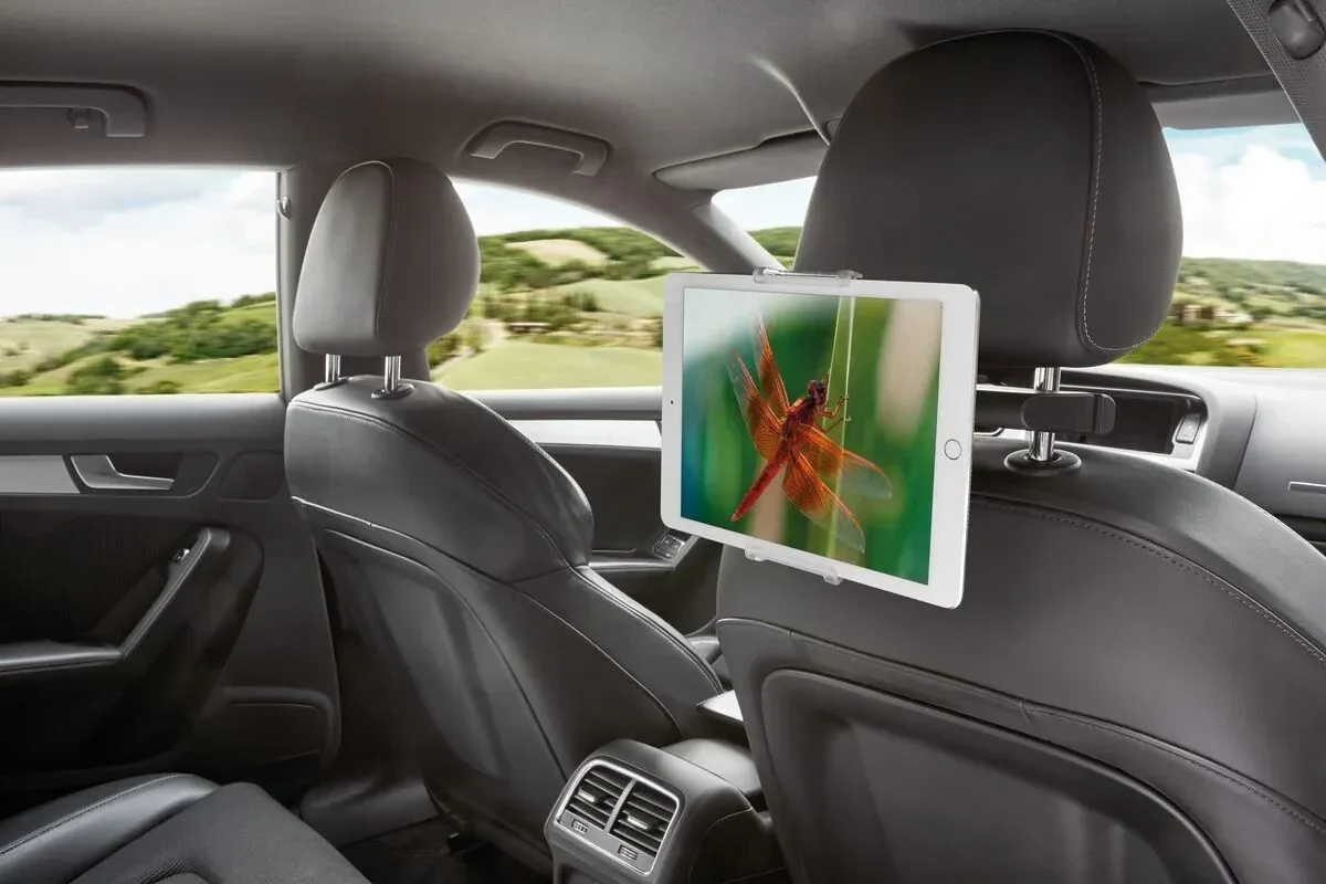 Vogel's TMS 1020 Tablet-Halterung an der Kopfstütze im Auto