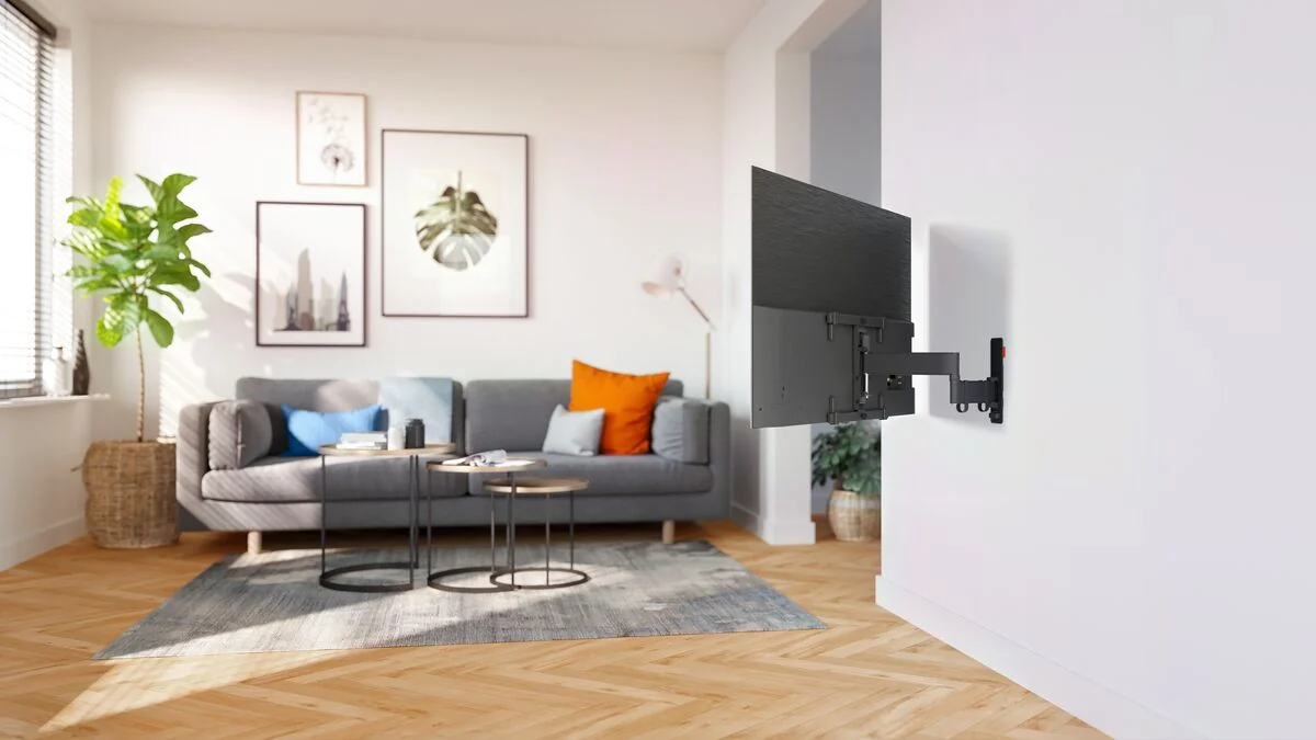 Vogel's TVM 3465 mit Fernseher an der Wohnzimmerwand